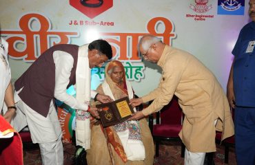 Honorable Governor honoring brave women.