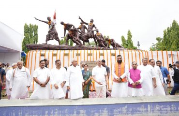 Honorable Governor with other dignitaries.