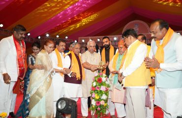 Honorable Governor inaugurated the event by deep prajwalan.