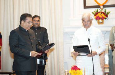 Honorable Governor administered the oath of Shri Prakash Kumar as State Information Commissioner.