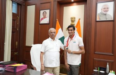 Shri Sharad Kumar, Silver Medalist, Paris Paralympics, 2024 paid a courtesy call on the Honourable Governor.