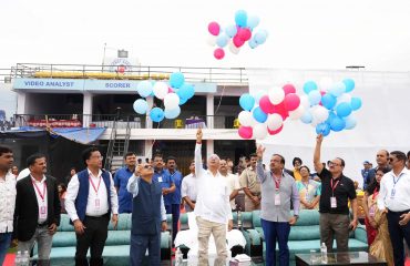 माननीय राज्यपाल ने मैच का शुभारंभ  किया.