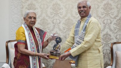 Honorable Governor met Honorable Governor of Uttar Pradesh at Raj Bhavan, Bihar.