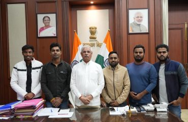 Representatives of various student organization of Patna University met Honorable Governor.