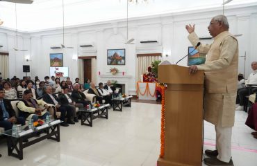 Honorable Governor addressing the delegation from Thailand.