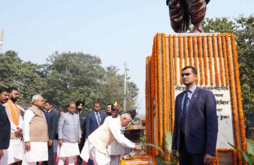 Honorable Governor bowed to Sardar Vallabhbhai Patel on the occasion of his death anniversary.