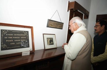 Honorable Governor at Rajendra Smriti Museum.