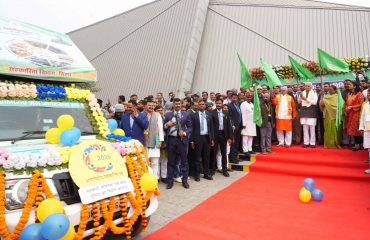 Honorable Governor flagging off vehicles at the event.