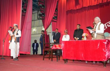 Honorable Governor administered the oath of Honorable Minister.