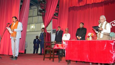 Honorable Governor administered the oath of Honorable Minister.