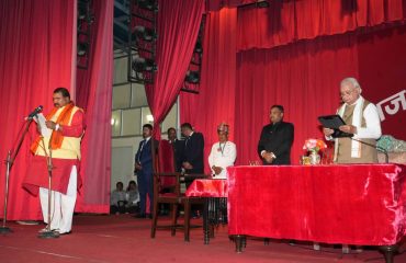 Honorable Governor administered the oath of Honorable Minister.