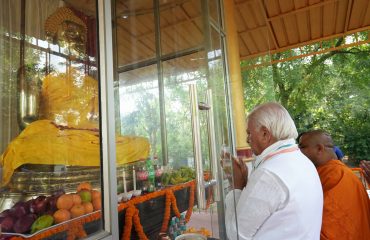 Honorable Governor offered prayers to Lord Buddha.
