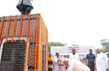 Honorable Governor paid tribute to Jawahar Lal Nehru on the occasion of his death anniversary.