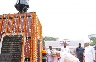 Honorable Governor paid tribute to Jawahar Lal Nehru on the occasion of his death anniversary.