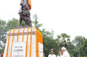 Honorable Governor paid tribute to Bihar’s eminent personality Dr. Anugrah Narayan Singh on his birth anniversary.