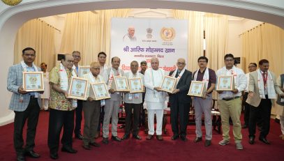 Honorable Governor honoured social workers dedicated to the service of the disabled.