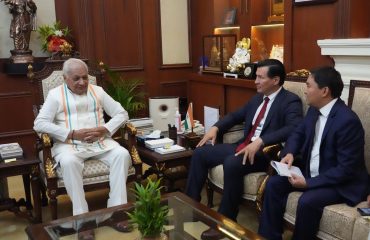 माननीय राज्यपाल से रिपब्लिक ऑफ़ कलमीकिया ऑफ़ रशियन फेडरेशन के प्रमुख ने मुलाकात की ।