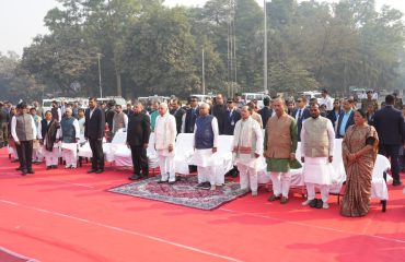 कार्यक्रम में माननीय राज्यपाल, माननीय मुख्यमंत्री के साथ अन्य गणमान्य व्यक्ति।