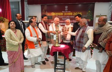 Honorable Governor inaugurated the event by deep prajwalan.