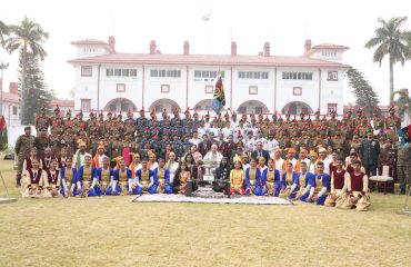 ग्रुप फोटोग्राफ।