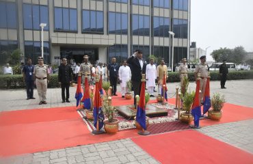 Honorable Governor of Bihar (Nominated) Lt Gen Shri Syed Ata Hasnain (Retd.) was welcomed on his arrival in Patna.