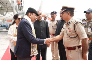 Honorable Governor of Bihar (Nominated) Lt Gen Shri Syed Ata Hasnain (Retd.) was welcomed on his arrival in Patna.