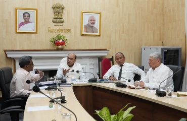 माननीय राज्यपाल ने शिक्षा और स्वास्थ्य के क्षेत्र में किए जा रहे कार्यों के बारे में जानकारी प्राप्त की।