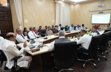 माननीय राज्यपाल ने विधि शाखा की गतिविधियों की जानकारी ली।