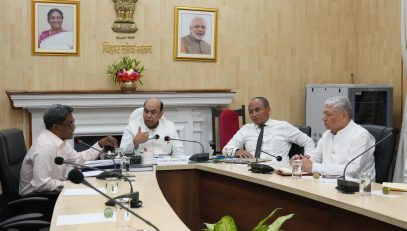 माननीय राज्यपाल ने शिक्षा और स्वास्थ्य के क्षेत्र में किए जा रहे कार्यों के बारे में जानकारी प्राप्त की।