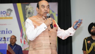 कार्यक्रम में लोगों को संबोधित करते माननीय राज्यपाल।