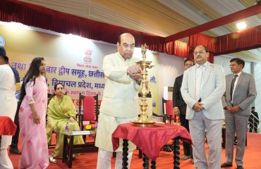 Honorable Governor inaugurated the event by deep prajwalan.