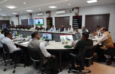 Hon'ble Governor interacting with the people at the event.
