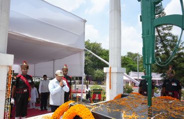 माननीय राज्यपाल ने कारगिल विजय दिवस के अवसर पर अमर शहीदों को नमन किया।
