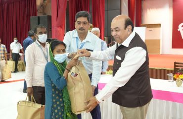 माननीय राज्यपाल ने प्रधानमंत्री ‘टीबी-मुक्त भारत अभियान’ के तहत फूड बास्केट का वितरण किया।
