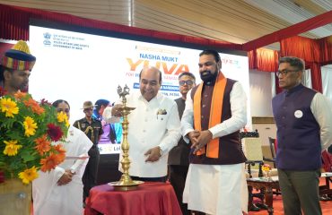 Hon'ble Governor inaugurated the event by deep prajwalan.