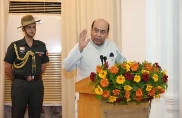 Hon'ble Governor addressing the people at the event.