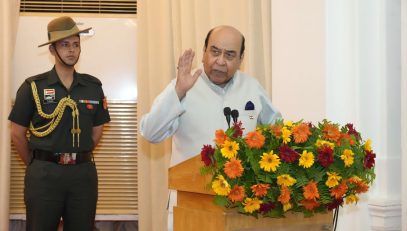 Hon'ble Governor addressing the people at the event.
