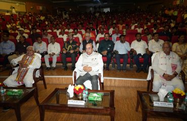 कार्यक्रम में माननीय राज्यपाल।