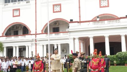 Hon'ble Governor hoisted the National Flag.