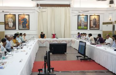 बिहार लोक भवन में शैक्षणिक अभिलेखों के डिजिटल अपलोड की समीक्षा की गई।