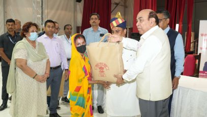 माननीय राज्यपाल ने प्रधानमंत्री ‘टीबी-मुक्त भारत अभियान’ के तहत फूड बास्केट का वितरण किया।