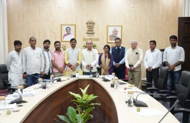 ग्रुप फोटोग्राफ।