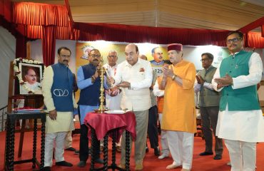Hon'ble Governor inaugurated the event by deep prajwalan.