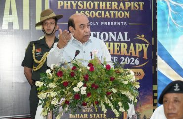 Hon'ble Governor addressing the people at the event.