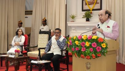 Hon'ble Governor addressing the people at the event.