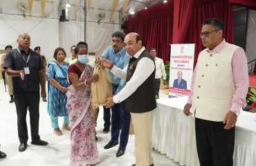 Hon'ble Governor distributed food baskets under the Prime Minister's TB Free India Campaign.