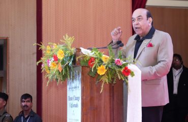Hon'ble Governor addressing the people at the event.