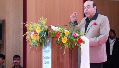 Hon'ble Governor addressing the people at the event.