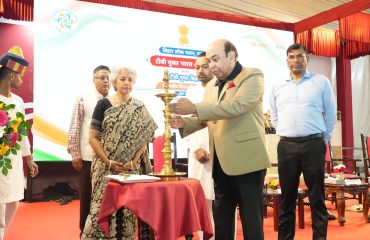 Hon'ble Governor inaugurated the event by deep prajwalan.