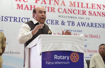 Hon'ble Governor addressing the people at the event.